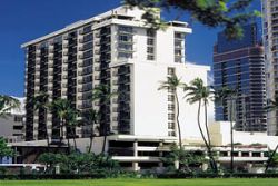 DoubleTree by Hilton Alana Waikiki Beach